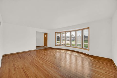 Tiny photo for 10916 Kingston Street, Westchester, IL 60154 (MLS # 12617475)