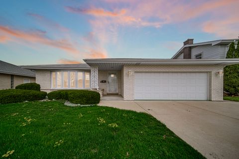 Photo of 10916 Kingston Street, Westchester, IL 60154 (MLS # 12617475)