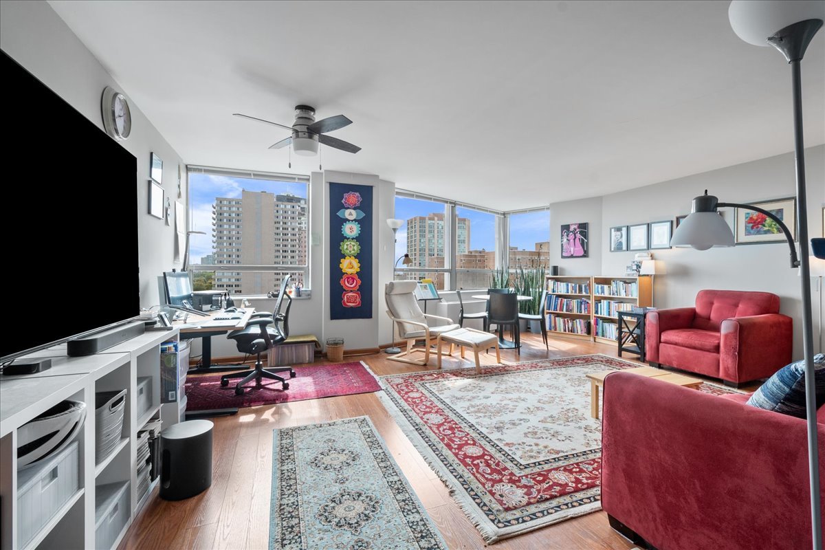 5701 N Sheridan Road 10Q