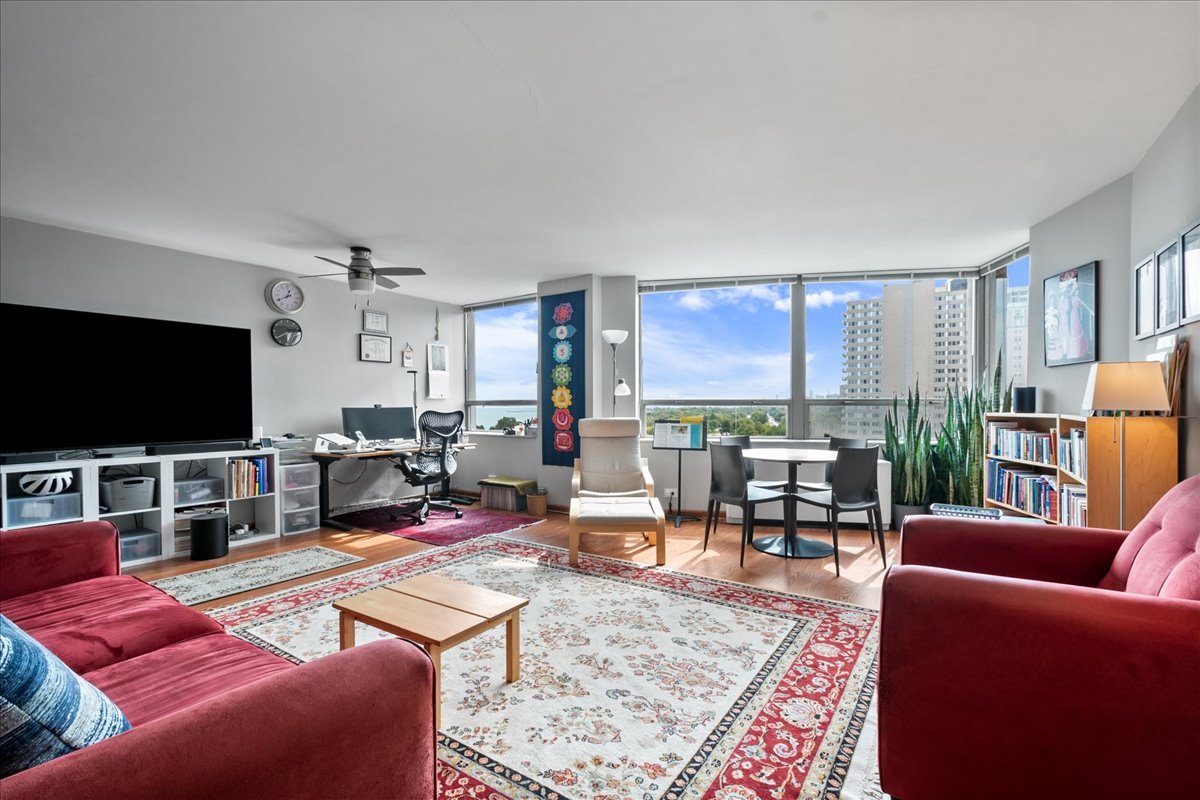 5701 N Sheridan Road 10Q