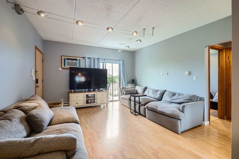 Tiny photo for 953 N Rohlwing Road #201A, Addison, IL 60101 (MLS # 12366941)