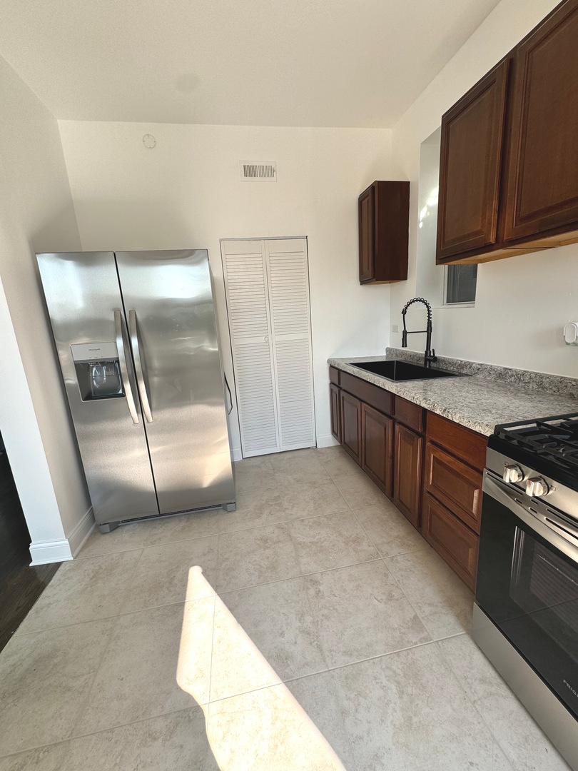 6402 S Greenwood Avenue