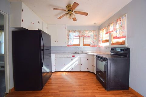 Tiny photo for 2308 Logan Street, Mt Vernon, IL 62864 (MLS # 12613331)