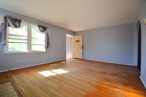 Tiny photo for 2308 Logan Street, Mt Vernon, IL 62864 (MLS # 12613331)