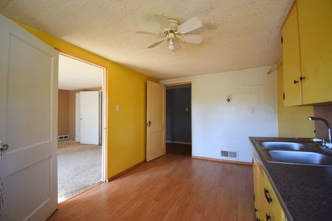 Tiny photo for 2308 Logan Street, Mt Vernon, IL 62864 (MLS # 12613331)