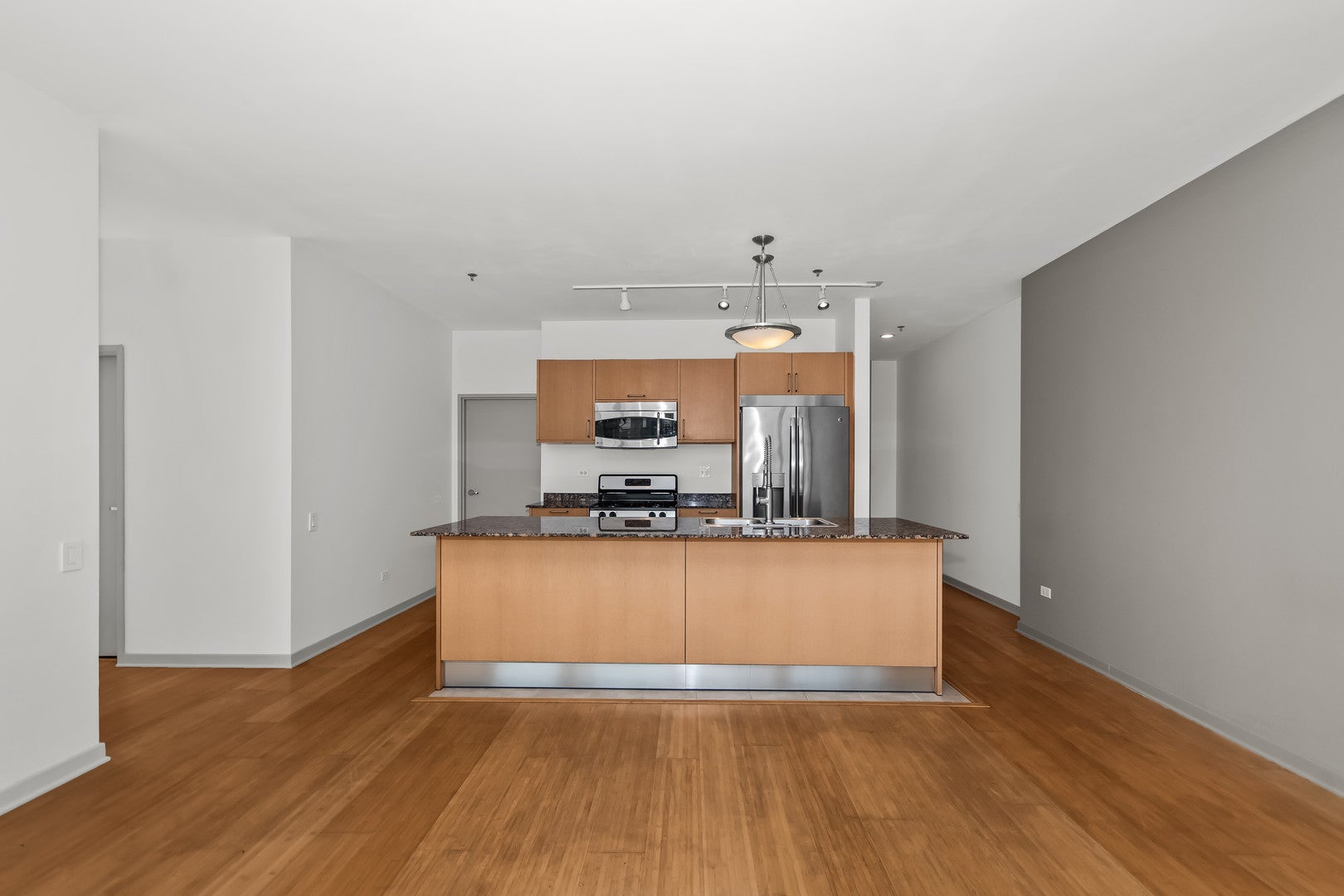 653 N Kingsbury Street 2307