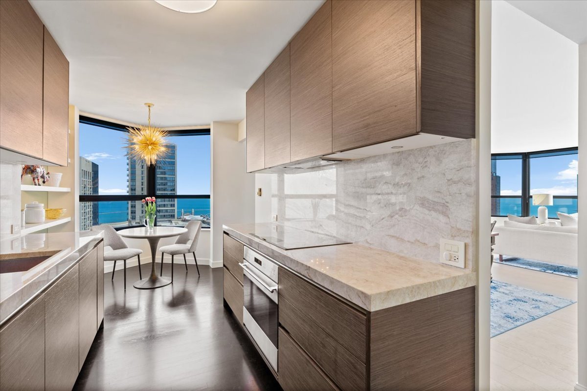 400 E Ohio Street 4203