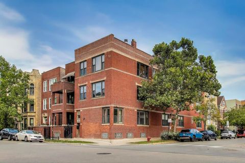 Photo of 2452 W Iowa Street #2, Chicago, IL 60622 (MLS # 12481304)