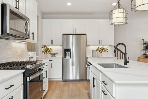 Tiny photo for 2185 Ryegrass Lane #70004, Bolingbrook, IL 60490 (MLS # 12601737)