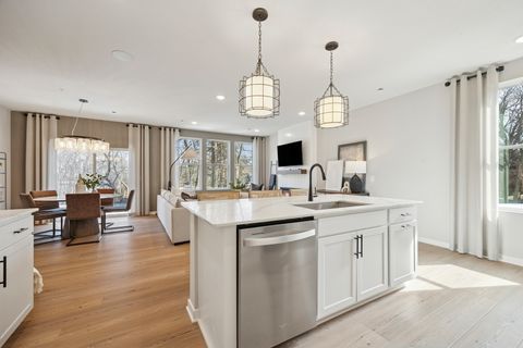 Tiny photo for 2185 Ryegrass Lane #70004, Bolingbrook, IL 60490 (MLS # 12601737)