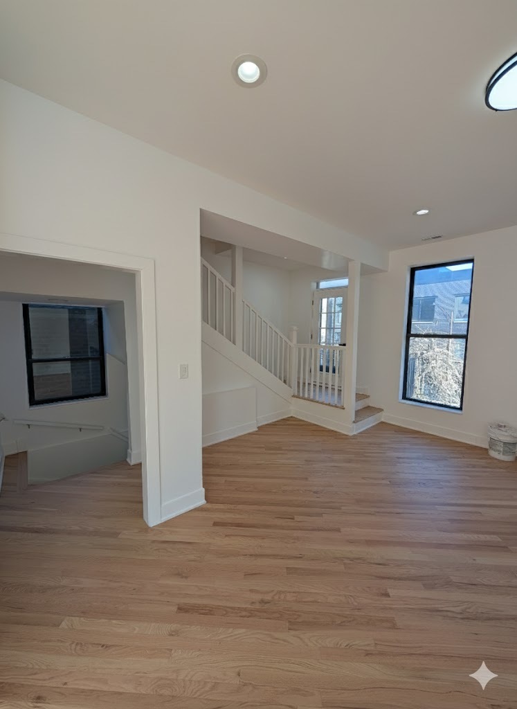 916 N Noble Street 2F