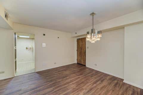 Tiny photo for 465 W Dominion Drive #204, Wood Dale, IL 60191 (MLS # 12709804)