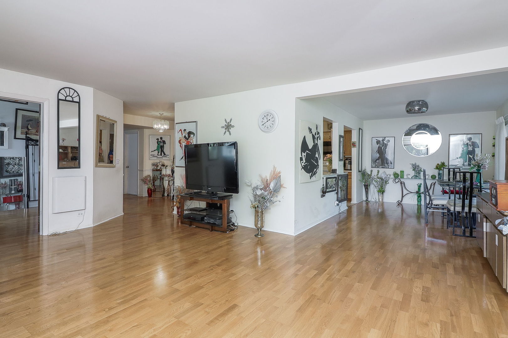 301 Lake Hinsdale Drive 106