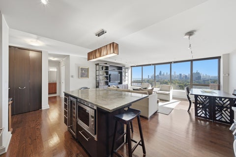 Tiny photo for 2800 N Lake Shore Drive #1512, Chicago, IL 60657 (MLS # 12794947)