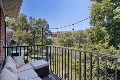 Tiny photo for 1116 Kensington Drive #21-A1, Northbrook, IL 60062 (MLS # 12734848)