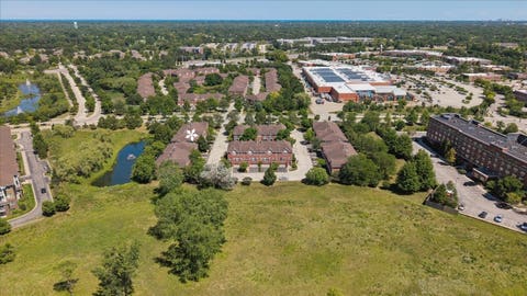 Tiny photo for 1116 Kensington Drive #21-A1, Northbrook, IL 60062 (MLS # 12734848)