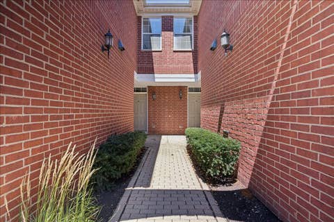 Tiny photo for 1116 Kensington Drive #21-A1, Northbrook, IL 60062 (MLS # 12734848)