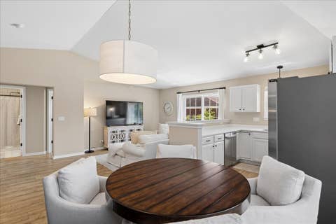 Tiny photo for 1116 Kensington Drive #21-A1, Northbrook, IL 60062 (MLS # 12734848)