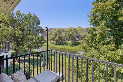 Tiny photo for 1116 Kensington Drive #21-A1, Northbrook, IL 60062 (MLS # 12734848)