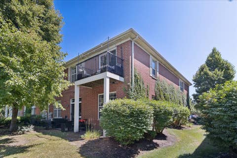 Tiny photo for 1116 Kensington Drive #21-A1, Northbrook, IL 60062 (MLS # 12734848)