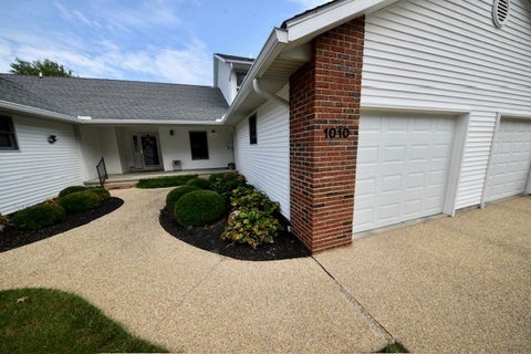 Photo of 1010 Mulligan Drive #1010, Mt Vernon, IL 62864 (MLS # 12765078)