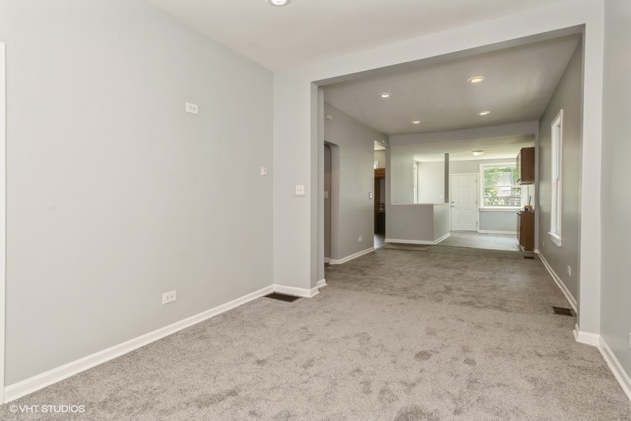 1505 E 76th Place