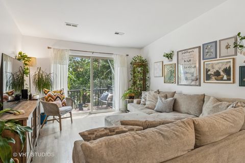 Tiny photo for 1336 McDowell Road #201, Naperville, IL 60563 (MLS # 12506415)