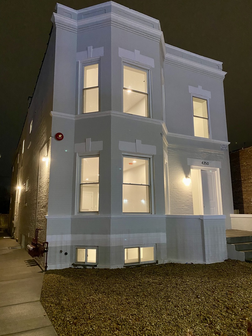 4350 W Belmont Avenue