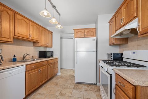 Tiny photo for 8 Warwick Court, Streamwood, IL 60107 (MLS # 12499555)