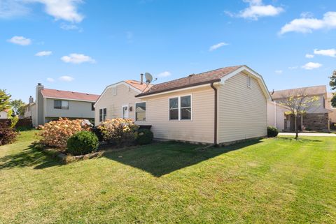Tiny photo for 8 Warwick Court, Streamwood, IL 60107 (MLS # 12499555)