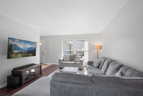 Tiny photo for 8 Warwick Court, Streamwood, IL 60107 (MLS # 12499555)