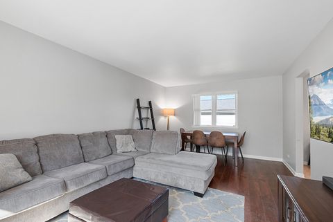 Tiny photo for 8 Warwick Court, Streamwood, IL 60107 (MLS # 12499555)