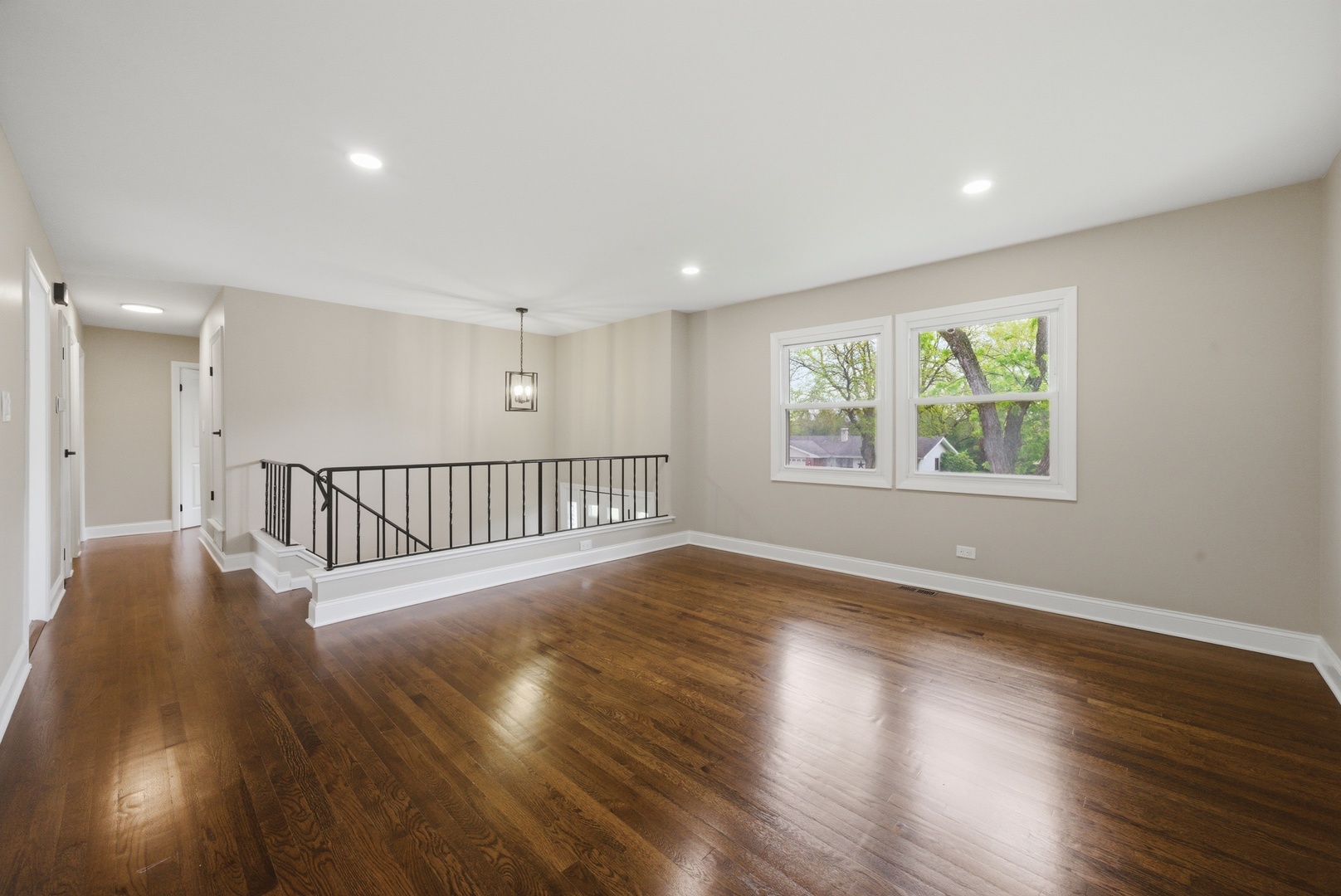 2S206 Mayfield Lane