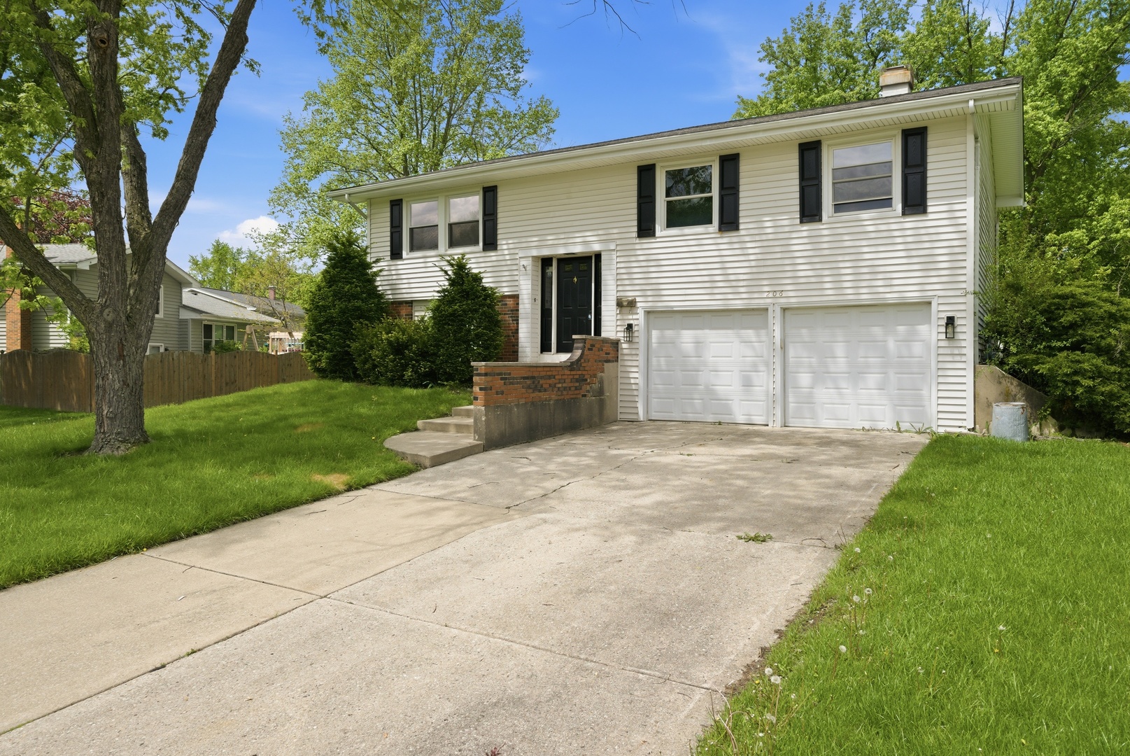 2S206 Mayfield Lane