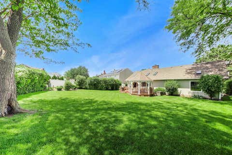 Tiny photo for 611 W Whiting Lane, Arlington Heights, IL 60004 (MLS # 12696680)