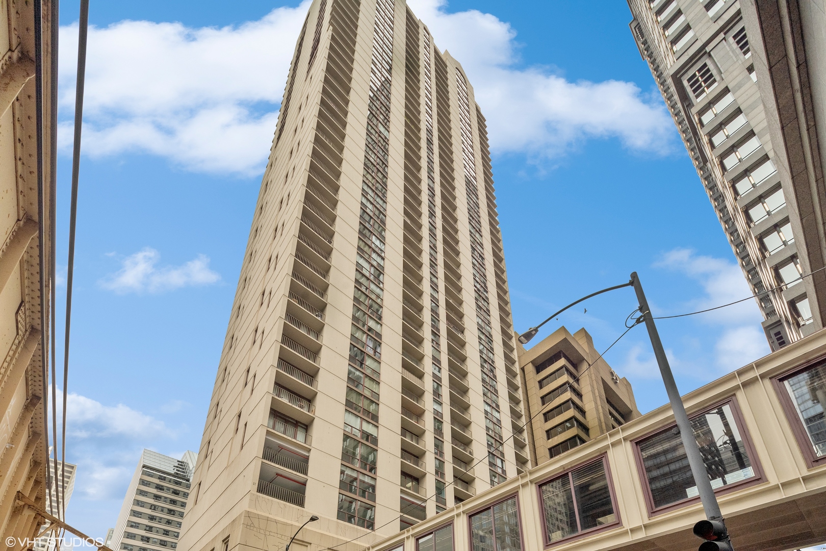 200 N Dearborn Street 1803