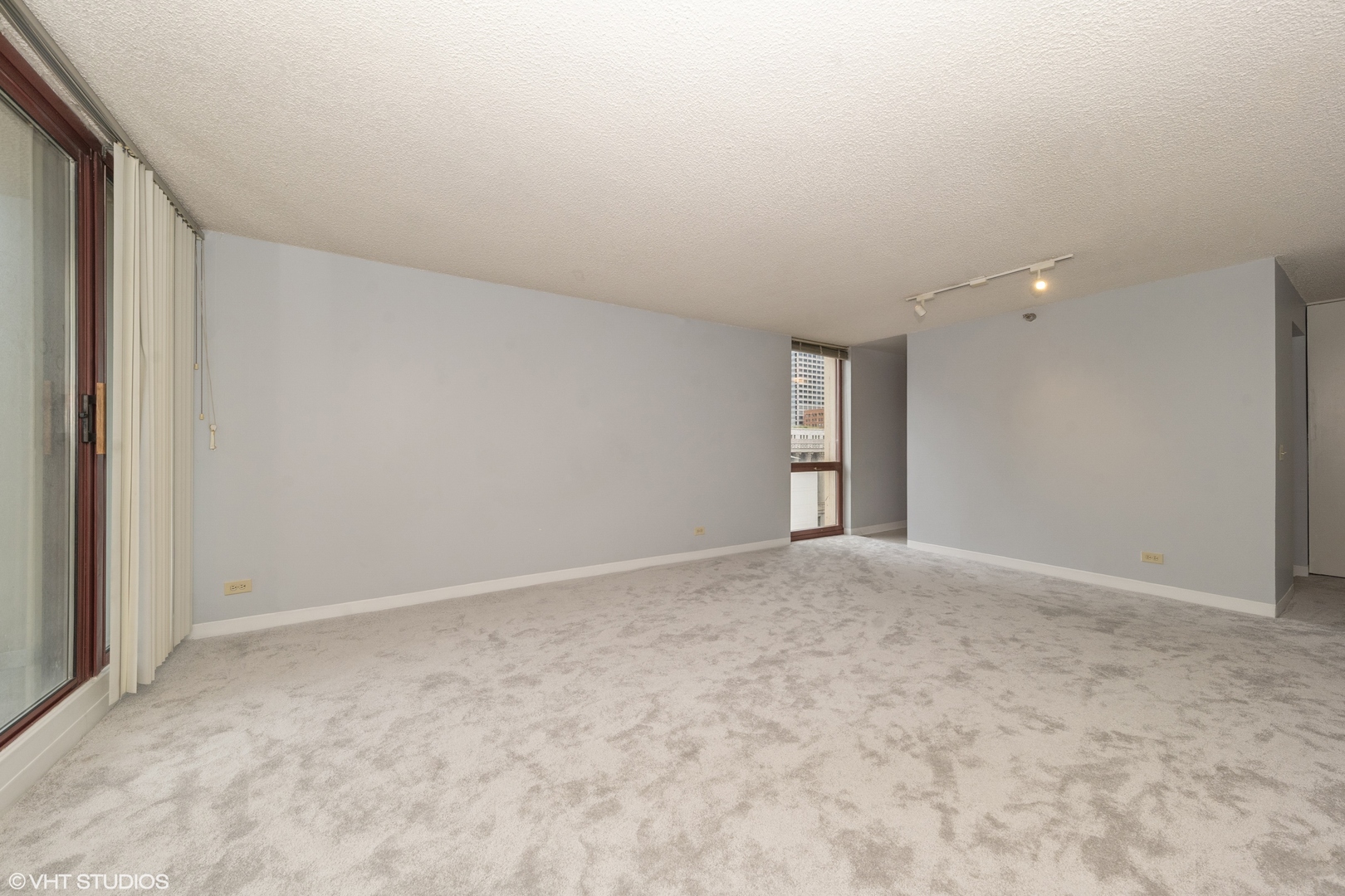 200 N Dearborn Street 1803