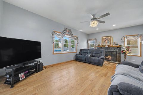 Tiny photo for 10745 LOCKWOOD Avenue, Oak Lawn, IL 60453 (MLS # 12623739)