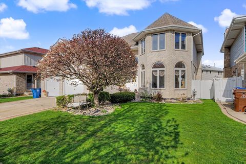 Photo of 10745 LOCKWOOD Avenue, Oak Lawn, IL 60453 (MLS # 12623739)