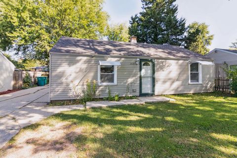 Tiny photo for 2419 Grape Street, Joliet, IL 60435 (MLS # 12474137)