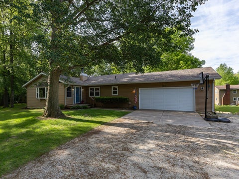Photo of 101 N Park Avenue, Geneseo, IL 61254 (MLS # 12660751)