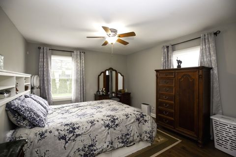 Tiny photo for 813 Parkside Court, Streamwood, IL 60107 (MLS # 12618635)