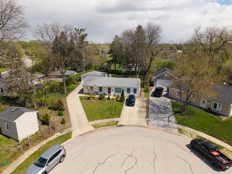 Tiny photo for 813 Parkside Court, Streamwood, IL 60107 (MLS # 12618635)