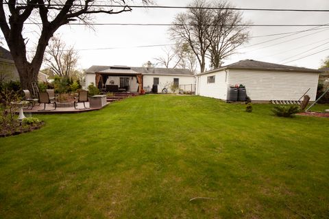 Tiny photo for 813 Parkside Court, Streamwood, IL 60107 (MLS # 12618635)