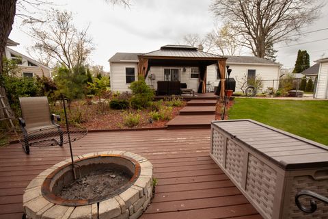 Tiny photo for 813 Parkside Court, Streamwood, IL 60107 (MLS # 12618635)