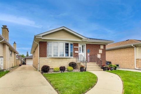 Tiny photo for 5004 N Knight Avenue, Norridge, IL 60706 (MLS # 12576618)
