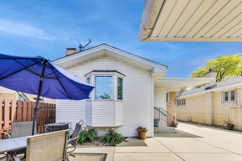 Tiny photo for 5004 N Knight Avenue, Norridge, IL 60706 (MLS # 12576618)