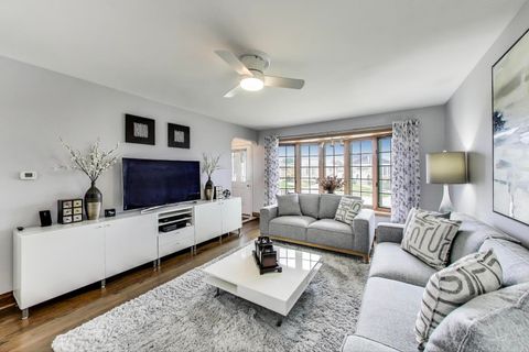 Tiny photo for 5004 N Knight Avenue, Norridge, IL 60706 (MLS # 12576618)