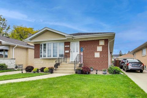 Tiny photo for 5004 N Knight Avenue, Norridge, IL 60706 (MLS # 12576618)