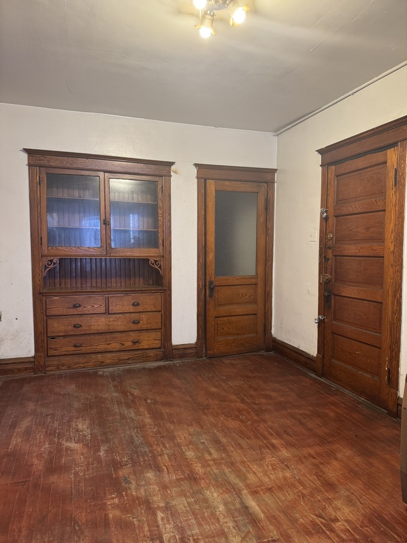 3019 W Cermak Road